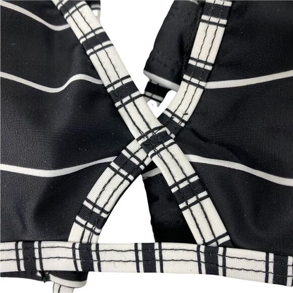 Hot Water Black & White Bikini Top size Large - Picture 5 of 6